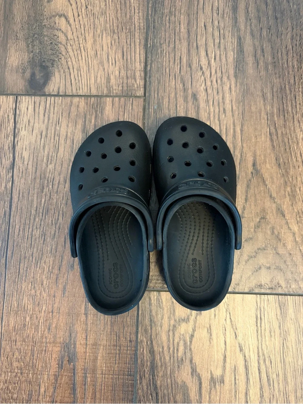 CROCS comfortable slip